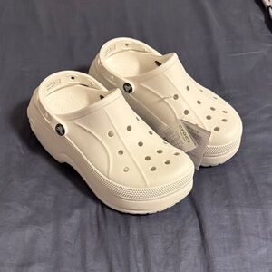 CROCS Off-White Platform Clogs